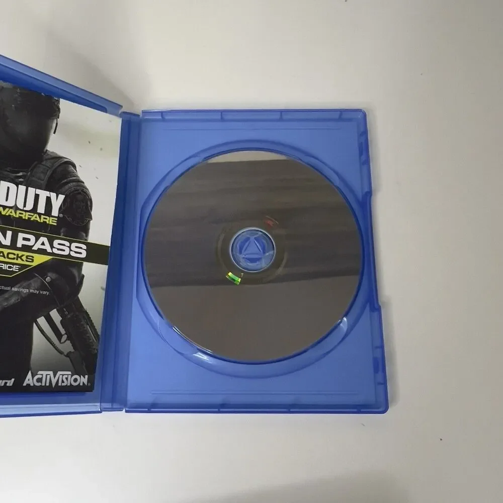 Call of Duty: Infinite Warfare -- Legacy Edition (Sony PlayStation 4, 2016) PS4